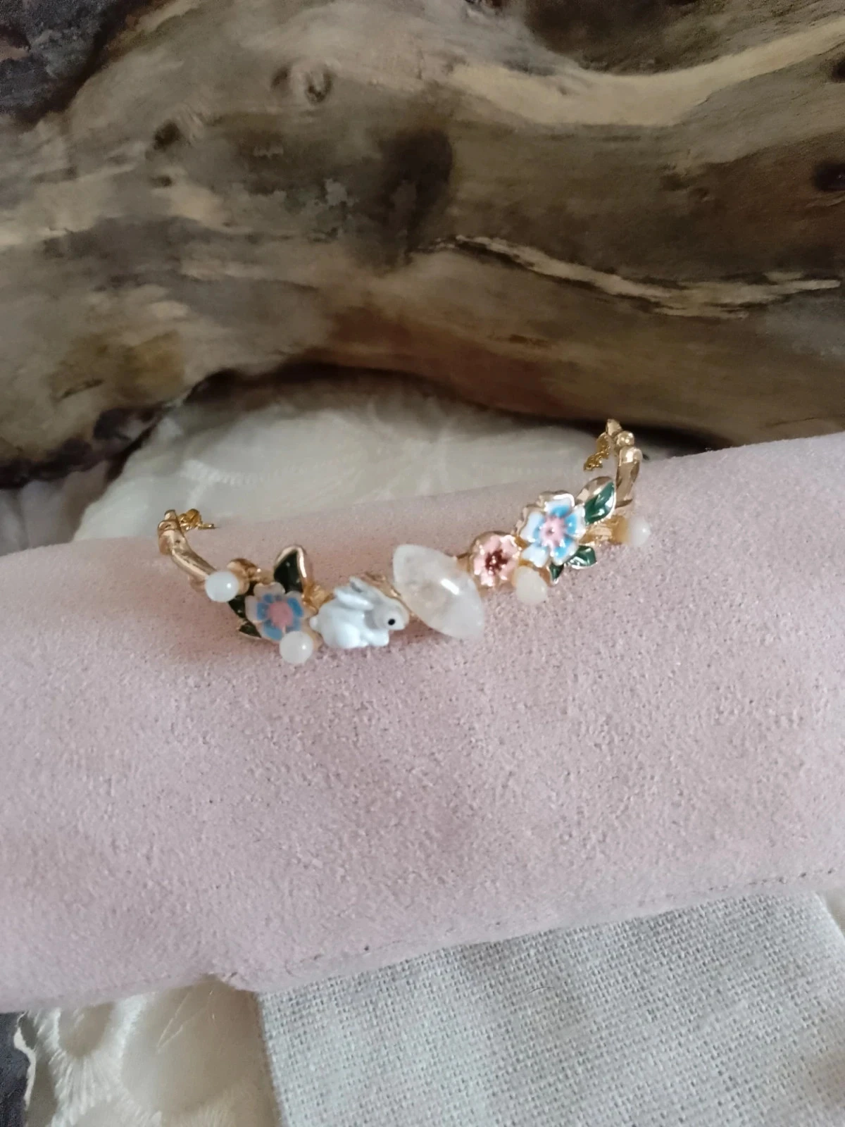 Bracelet bohème pierres naturelles lapin et fleurs